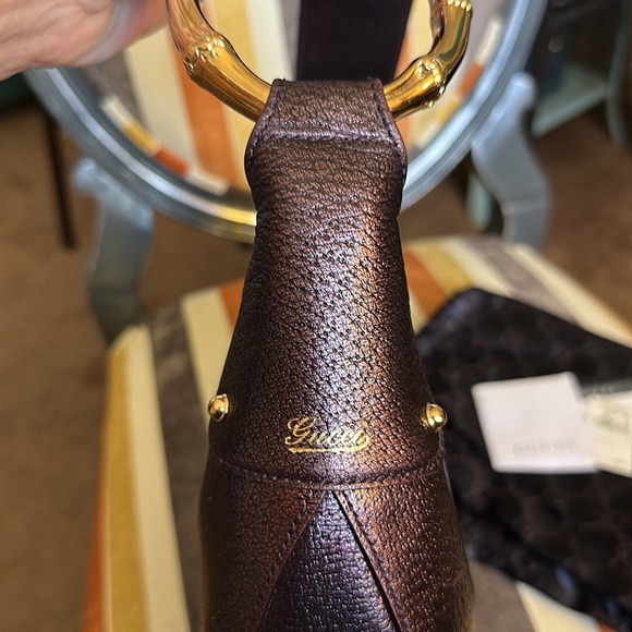 Gucci Bamboo Ring Hobo in Burgundy Metallic Leather - Picture 17 of 17